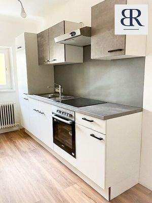 Einbauküche mit Fenster