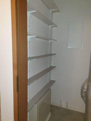 Miniraum links vor dem Bad