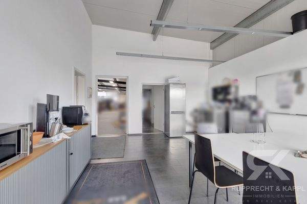 Gemeinschaftsraum Gebäude links