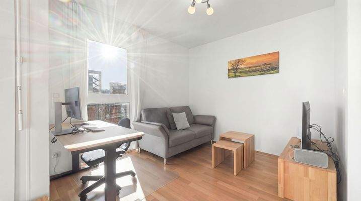 Lichterfülltes Wohnzimmer