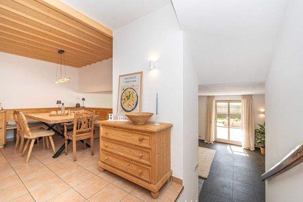 Sicht ins Wohnzimmer