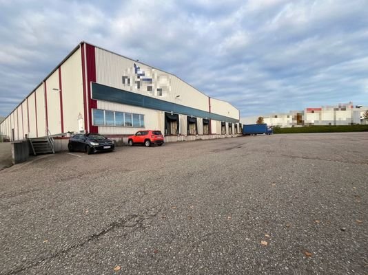 Logistik-, Lagerhalle in Hechingen, mit LKW-Rampen