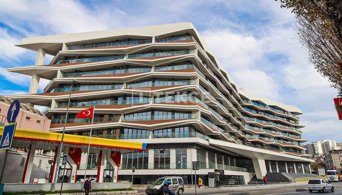 Ready-to-Move Flats on the Main Street in İstanbul Beyoğlu