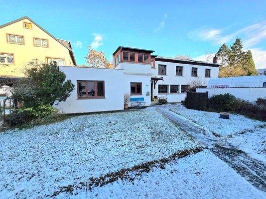 Werkstatt mit Büro und Wohnung