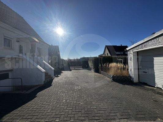 Hof / Zufahrt Grundstück