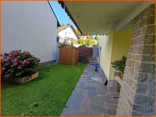 Seitlicher Gartenanteil mit 2. Gartenhäuschen