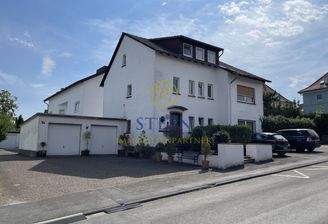 Hauseingang, Garagen, Stellplätze