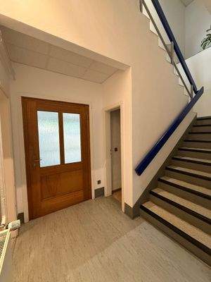 Halle 1 links - Treppenflur