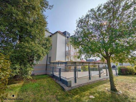 Gebäude & Einfahrt Tiefgarage