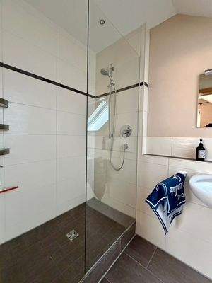 H 2603 Dusche Bad DG.jpeg