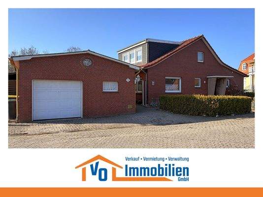 Vorder- und Garagenansicht