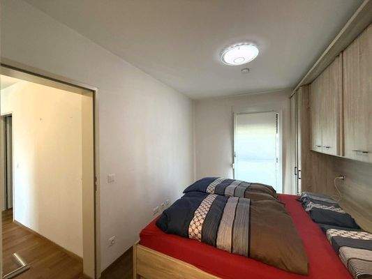 Schlafzimmer 3 von 3 mit angeschl. Home-Office