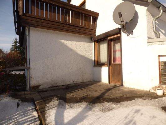 Anbau mit Balkon und Terrasse