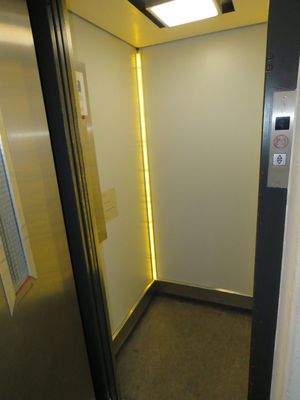 12 im Lift (Benutzerdefiniert).jpg