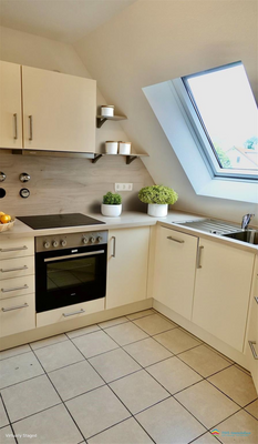 Küche mit neuem Fliesenboden