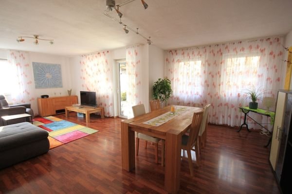 Wohnzimmer/ Esszimmer