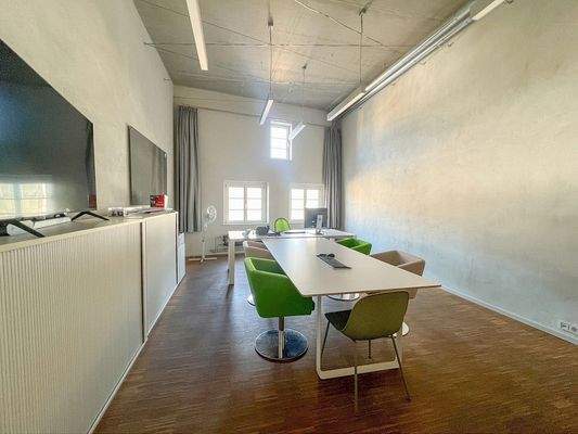 Großer Besprechungsraum