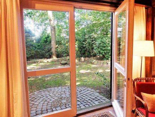 Ausgang zur Terrasse und Garten