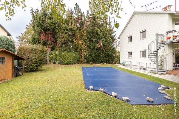 Blick Richtung Straßenseite