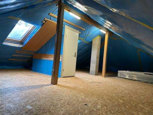 Dachstudio teilausgebaut