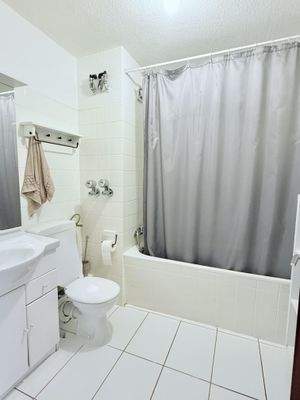 Innenliegends Badezimmer, teilsaniert