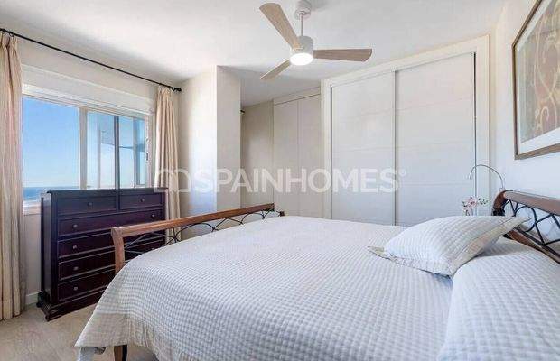 4-Bedroom Sea View Flat with Shared Pool in Benalmádena