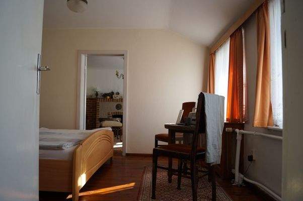 Seitenflügel OG Schlafzimmer