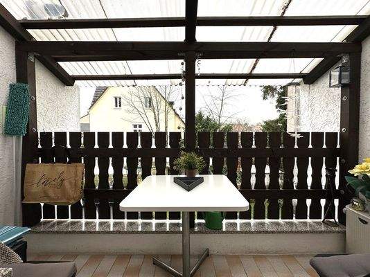 ...auf den Überdachten Balkon