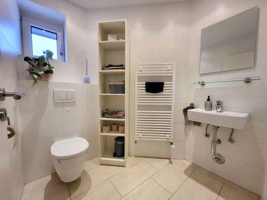 modernes Gäste-WC im Erdgeschoss