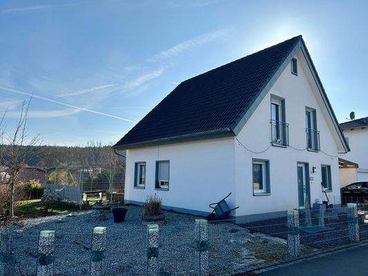 Ostansicht - Vorgarten