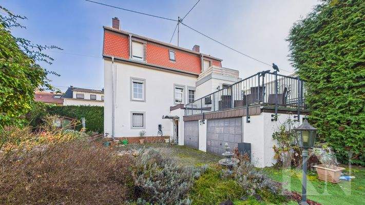 Seitenansicht / Garagen