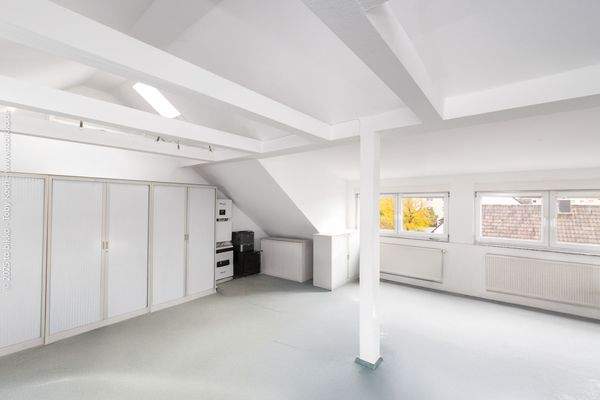 Wohn-/ Schlafzimmer / Büro - DG