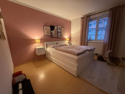 Schlafzimmer 1