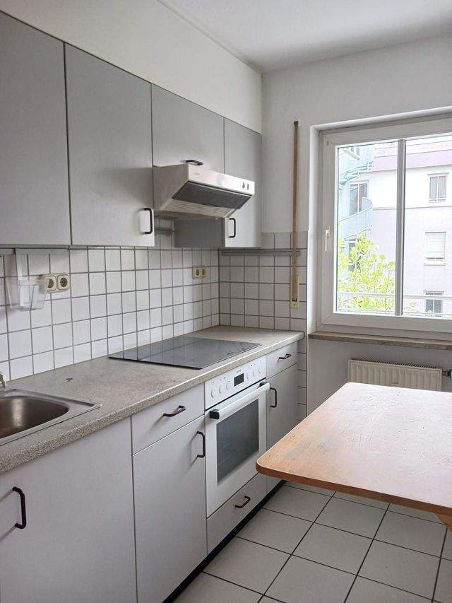 Zentrale 2-Zimmer-Wohnung mit Einbauküche und TG-Stellplatz - Foto 2