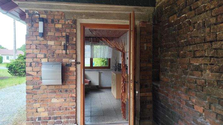 Eingang Hauptgebäude