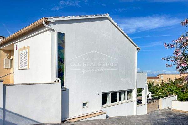 Einfahrt/Seitenansicht