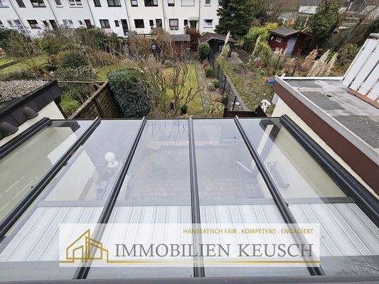 Blick von oben in den Garten