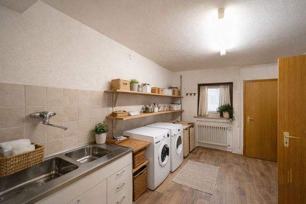 Designvorschlag (KI optimiert) Wasch-/Trockenraum