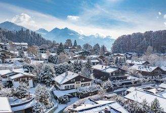 KITZIMMO-Baugrundstück mit Altbestand in Toplage auf der Bichlalm - Immobilien Kitzbühel.-1