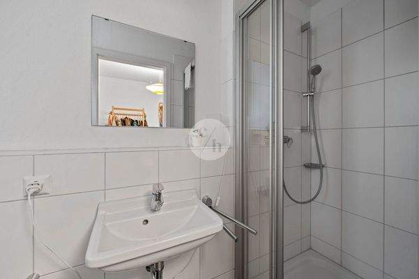 Gäste-WC mit Dusche