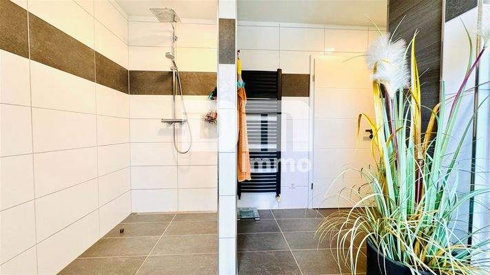 OG / DG Badezimmer / Dusche ebenerdig