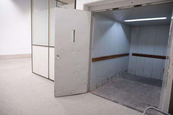 Zugang Aufzug in der Ladehalle