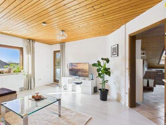 1. OG Wohnzimmer Durchgang.jpg