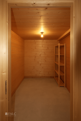 Keller Beispiel leergeräumt