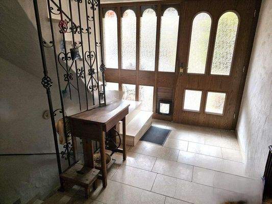 Treppenhaus unten EG