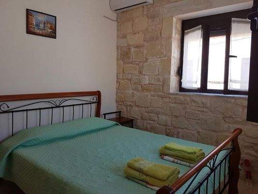 Kreta, Analipsi: Neubau - Haus aus traditionellem Stein nahe des Meeres zum Verkauf