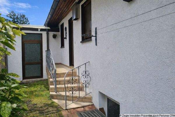 08 Zugang zu Küche und Garage