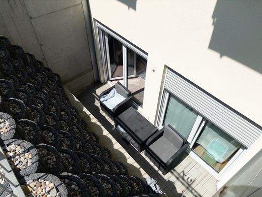 Lichtgraben mit Terrasse