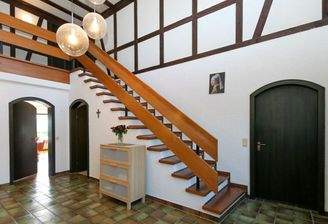 Flur mit Treppenaufgang