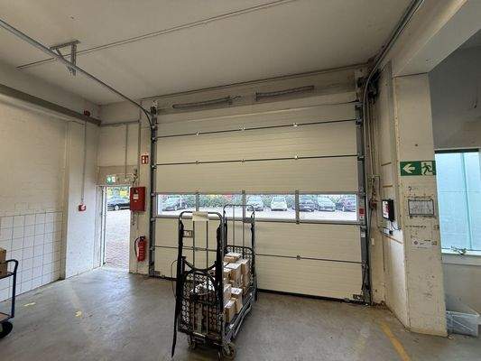 Tor-Andienung mit Tür